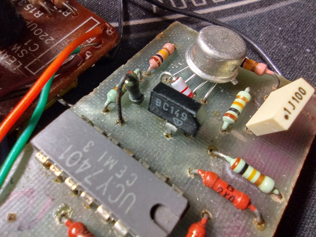 https://pigwa.code32.org/darczi1/t2k_cs_clone/t2k_pcb_top_b.jpg