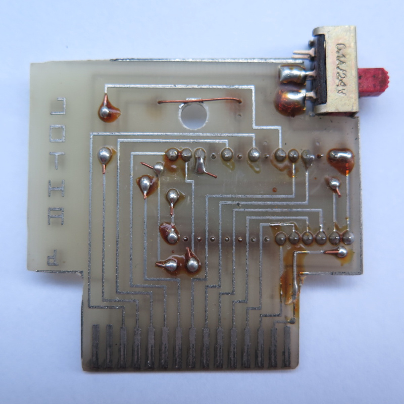 https://pigwa.code32.org/uicr0bee/carts/um_new_cart_JotHa/photos/um_new_cart_JotHa_PCB_top.jpg