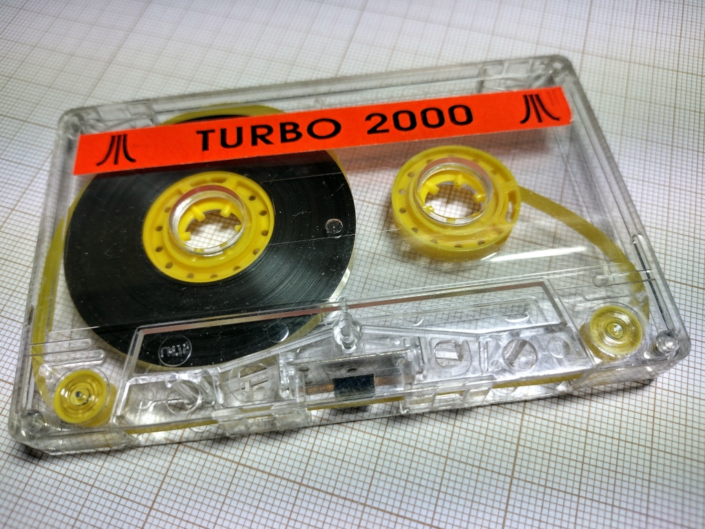 https://pigwa.code32.org/uicr0bee/tapes/KSO_Turbo_2000/Zestaw_07/KSO_Turbo2000_Zestaw_7_kaseta.jpg