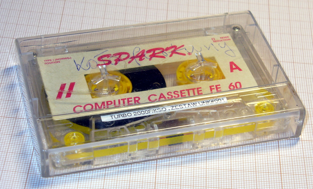 https://pigwa.code32.org/uicr0bee/tapes/KSO_Turbo_2000/Zestaw_unk001/unk001_tape.jpg