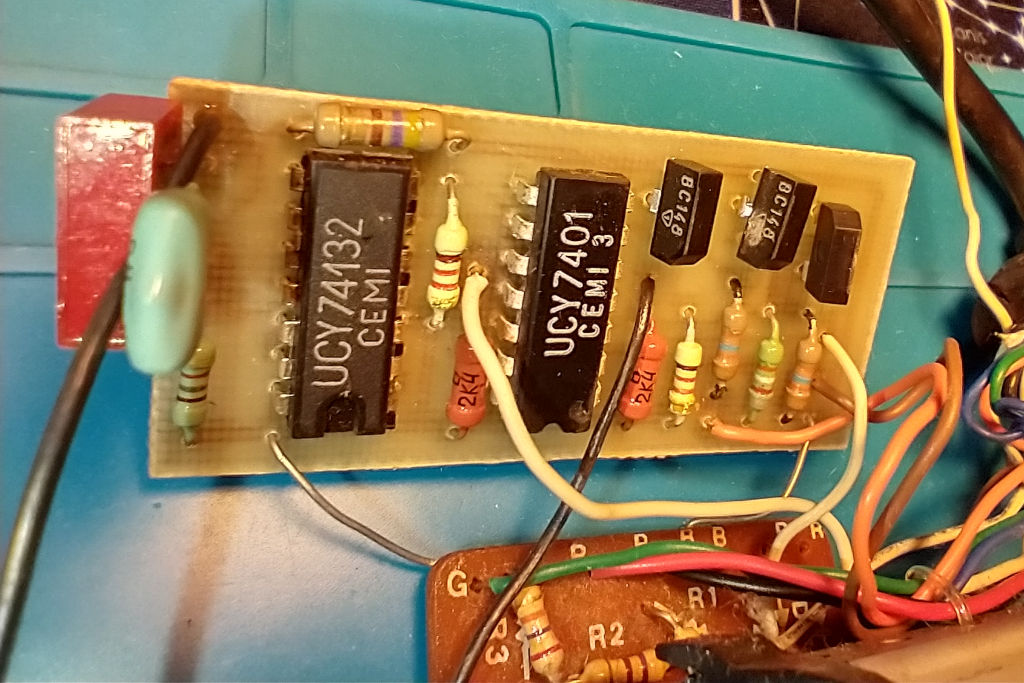https://pigwa.code32.org/uicr0bee/turbo_systems/UmEx/photo/UmEx_pcb_top.jpg